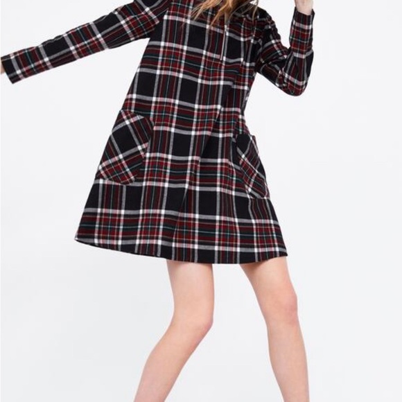 Plaid dress with angled pockets and zippered collar. - Picture 8 of 8